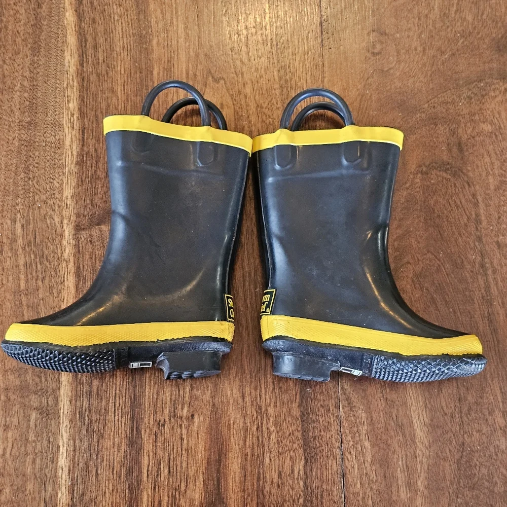 Storm Chief Kids Rain Boots Size 5 Boy Steel Shank Pull On